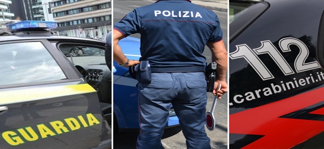 forze ordine italiane fanno rispetare il green pass nelle sale gioco azzardo