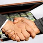 gioco illegale non molla la presa su italia e fa soffrire i giocatori da disturbo compulsivo di gioco problematico